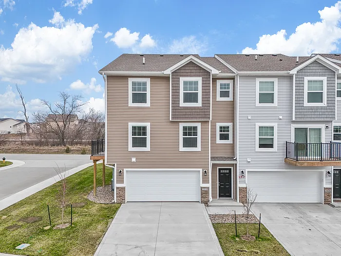 3 bed, 2.5 bath, 1550 sqft, $1,850 — Photo 3