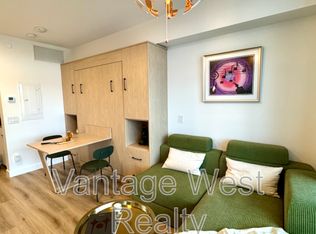 1488 Bertram St #907, Kelowna, BC V1Y 2G2