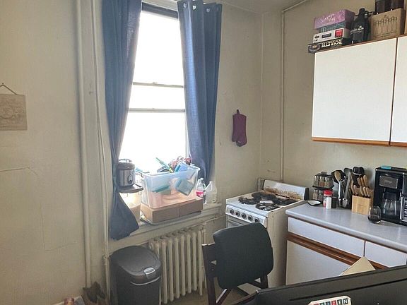 2nd image of 224 Essex St #26