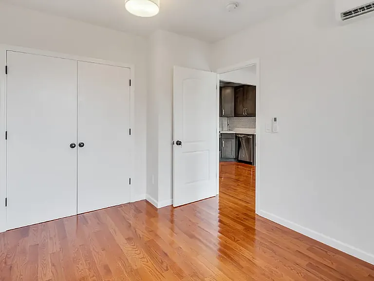 961 Madison St #1F — Photo 10
