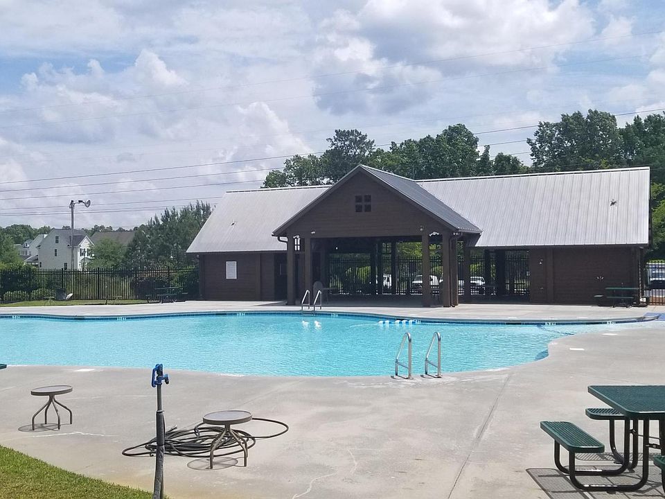 2nd image of 128 Waterbrook Dr