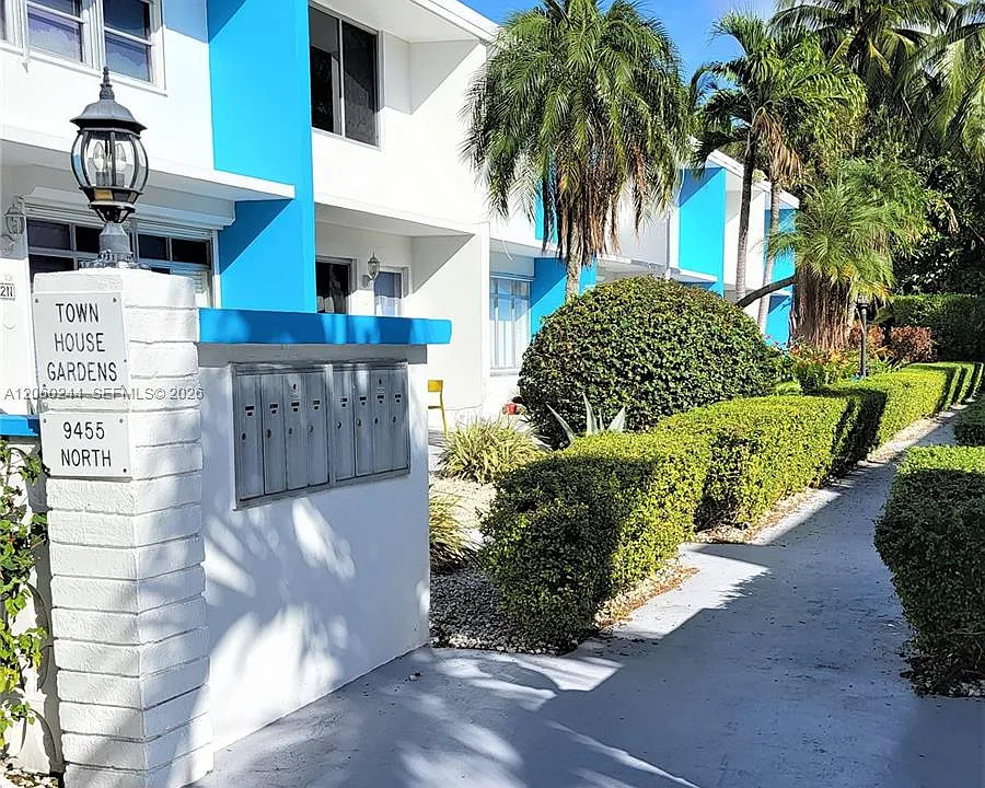9455 Bay Harbor Ter #2N