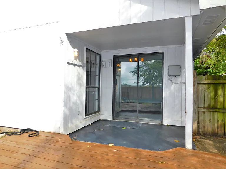 2716 Mistywood Ln — Photo 26