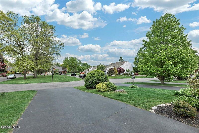 4th image of 6 Quincy Road