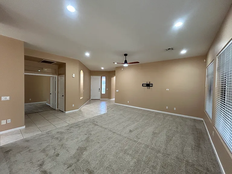 2041 E Fawn Dr — Photo 8