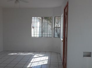 1601 E Ezmirlian St, Compton, CA 90221
