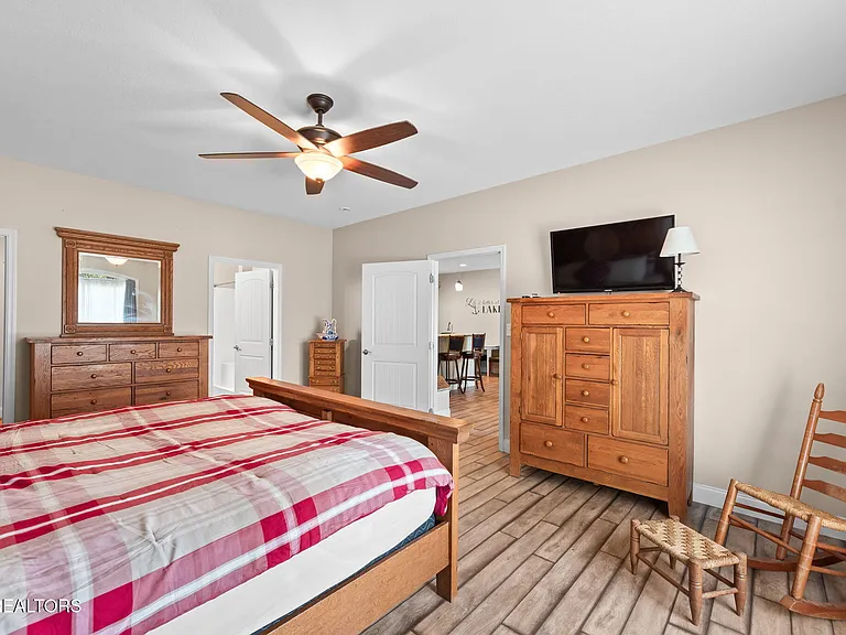 135 Lake Overlook Dr — Photo 17