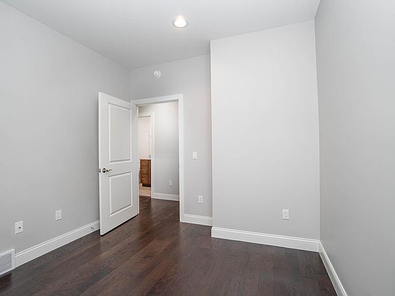4th image of 406 N Hamilton St #108