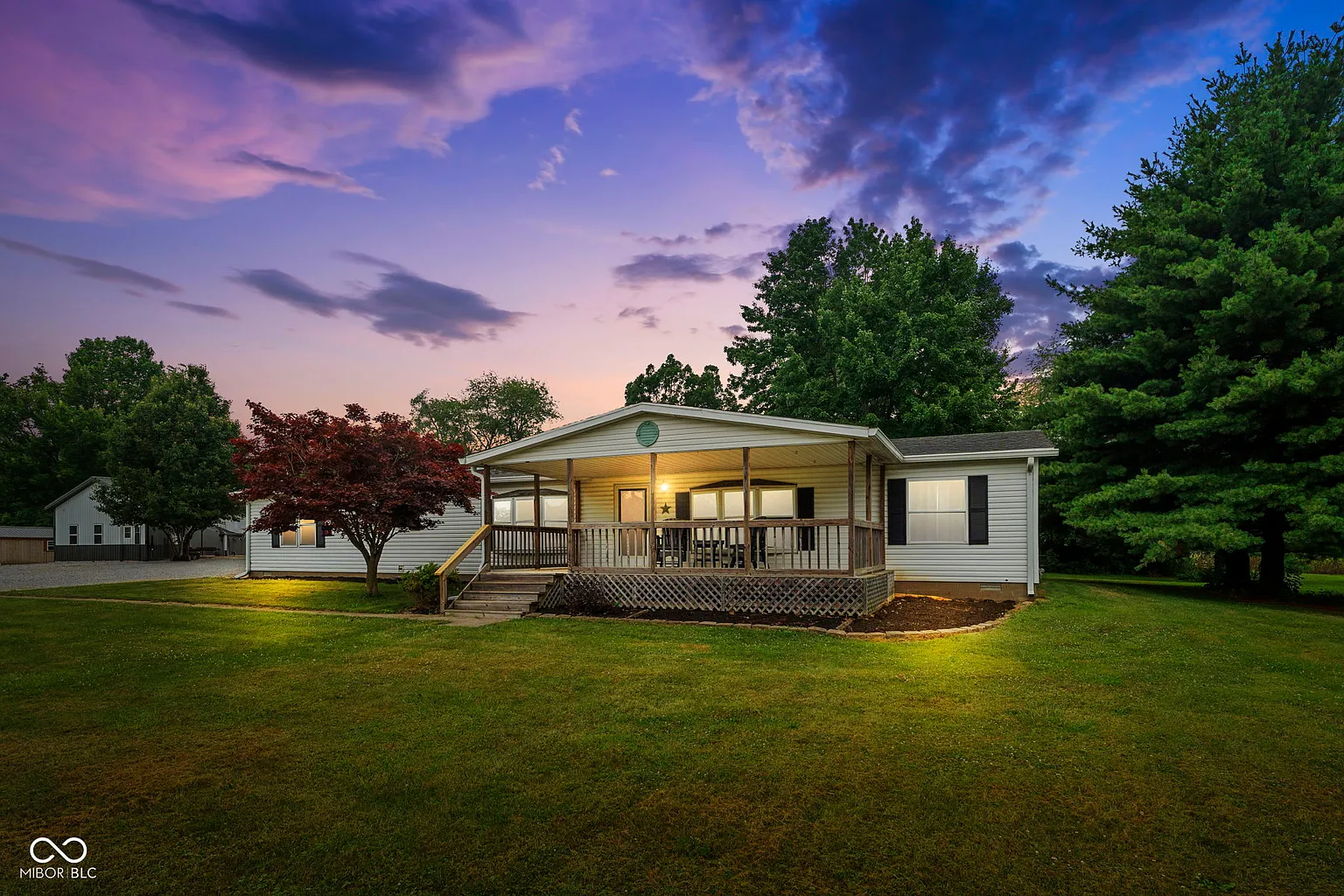 114 S Hillcrest Dr photo 1