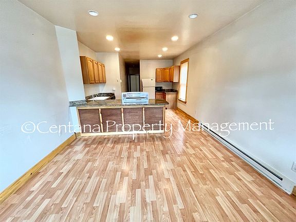 4th image of 725-727 S Wyoming Ave #725-1/2