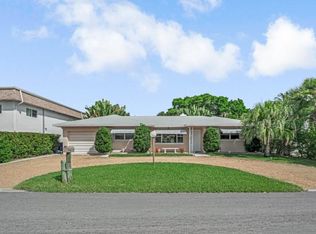 1122 Beach Rd, Riviera Beach, FL 33404