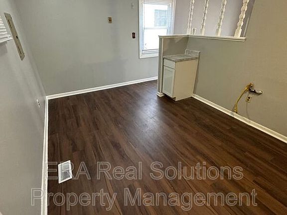 3rd image of 3477 Ontario St