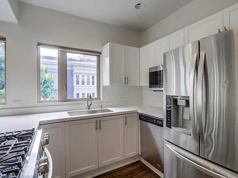 450 J St #3131 — Photo 16