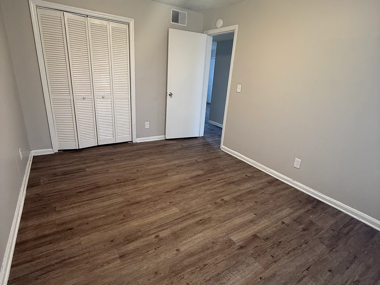 2 bed, 650 sqft, $1,200 — Photo 4