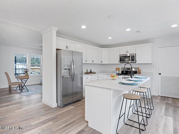 4th image of 8455 OCALA Avenue