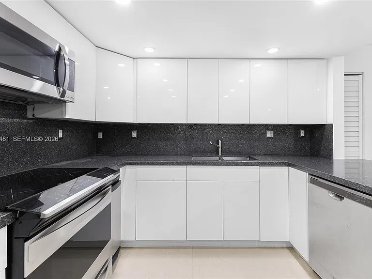 101 Ocean Lane Dr #1012 — Photo 14