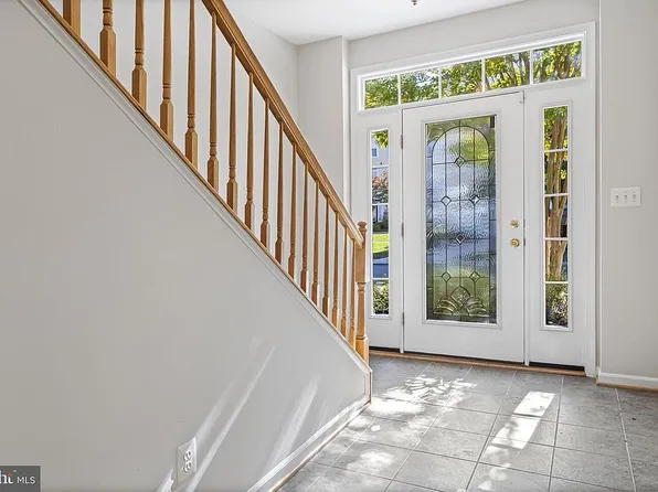 409 Monroe Point Dr, Colonial Beach, VA 22443