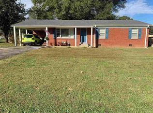 60 Meadow Lane Dr, Savannah, TN 38372
