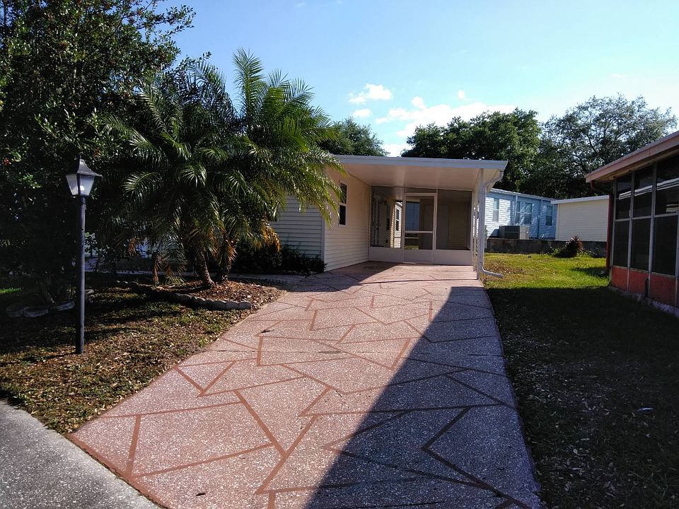 1st image of 102 Coral Crest Dr