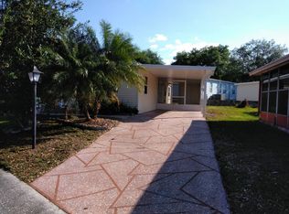 102 Coral Crest Dr, Valrico, FL 33594