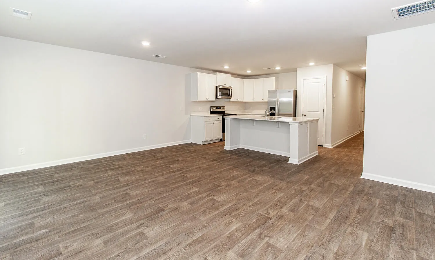 125 Rosefield Ct — Photo 2