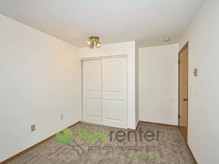 6042 Fauntleroy Way SW — Photo 13