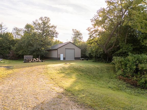 2nd image of Smith Lake Rd SE