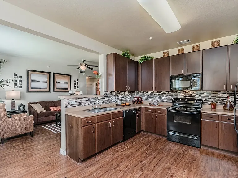 Westpoint at Scenic Vista Apartments — Photo 24