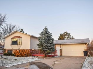 2336 W Springbrook Ct, Grand Forks, ND 58201