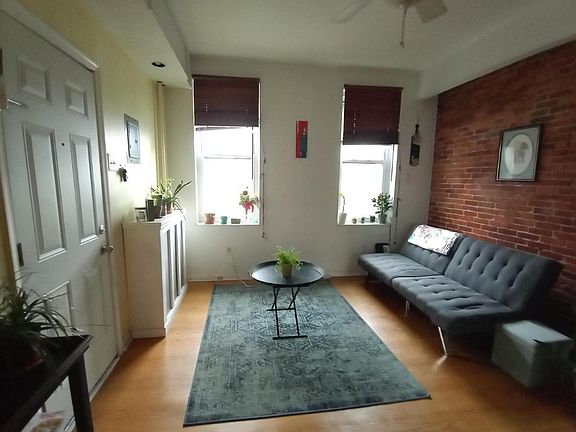 3rd image of 3711 Lancaster Ave #2