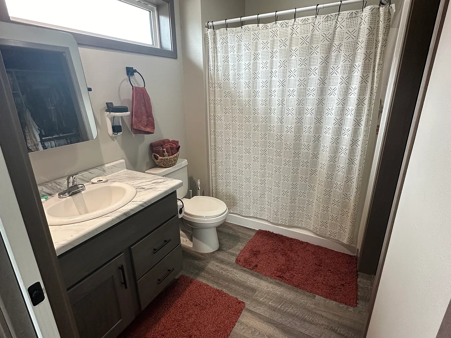 3 bed, 1336 sqft, $2,200 — Photo 4