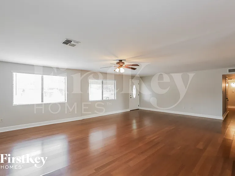 3827 E Friess Dr — Photo 3