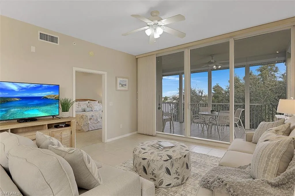 3 bed, 2.0 bath, 1635 sqft, $3,000 — Photo 4