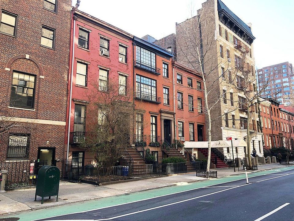 2nd image of 122 W 13th St APT 1