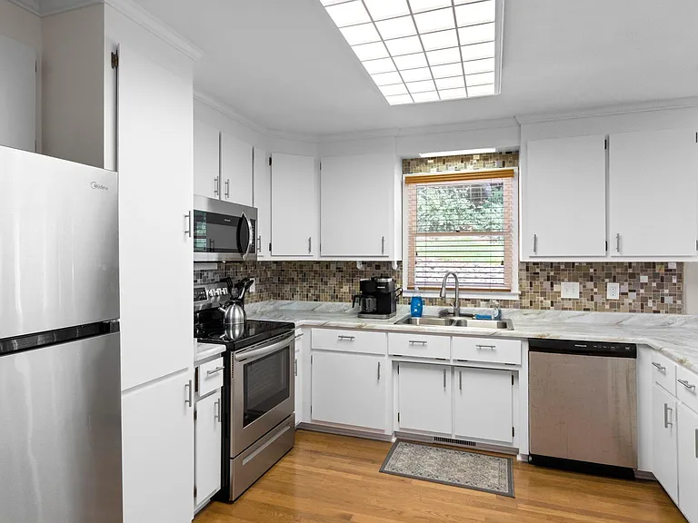 114 Fisher Dr — Photo 29