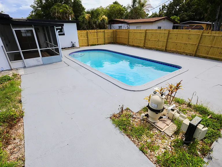 1810 Dixon Blvd — Photo 36