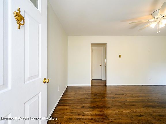 4th image of 1217 6th Ave