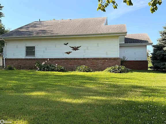 2nd image of 1001 Cherry Hills Dr