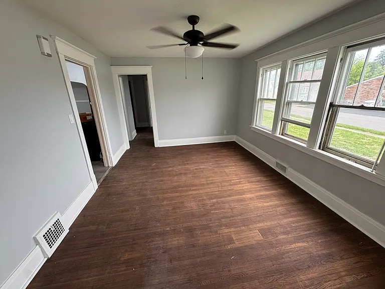 1363 Kensington Ave #1 — Photo 16