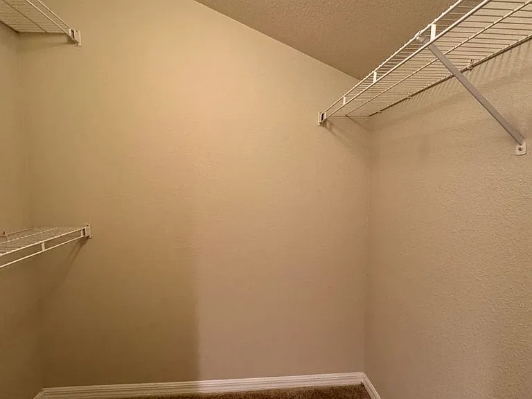 7750 Plantation Cir — Photo 33