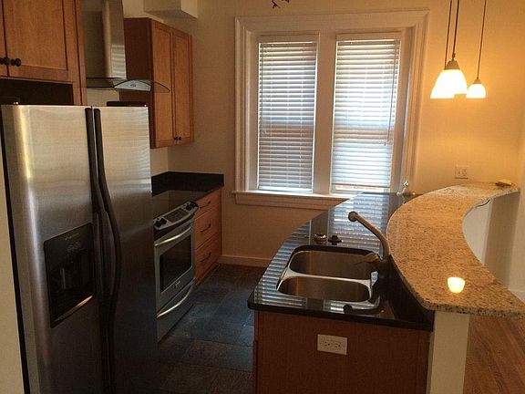 3rd image of 601 S Davis Ave APT 4