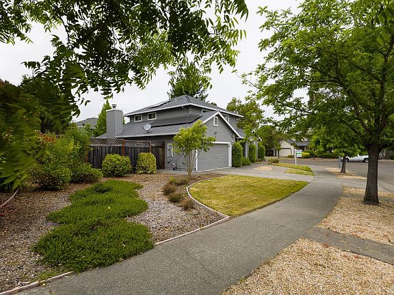 3rd image of 1195 Exeter Drive