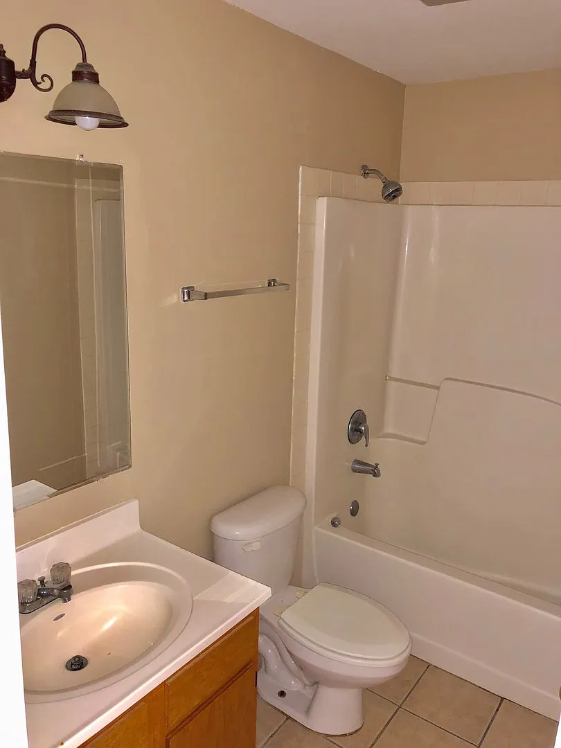 821 Hardy Avenue — Photo 4