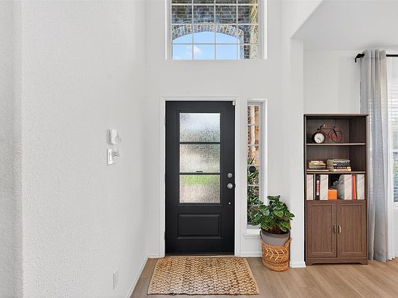 3rd image of 2832 Mistygate Ct
