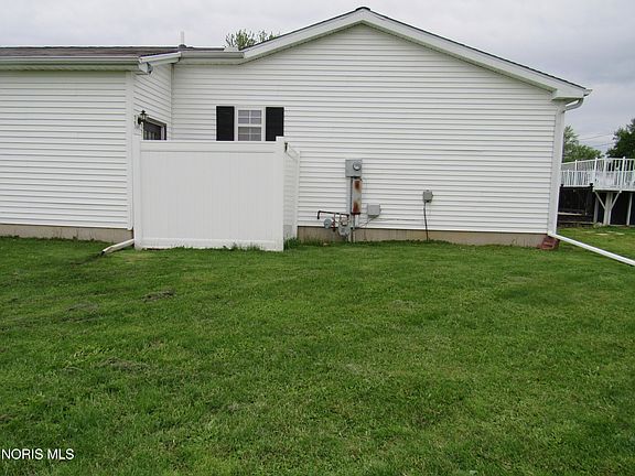 4th image of 111 Leigh Rd