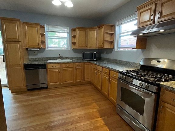 4th image of 2614 Lombard Ave