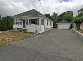 35 Thelma Ave, Somerset, MA 02726