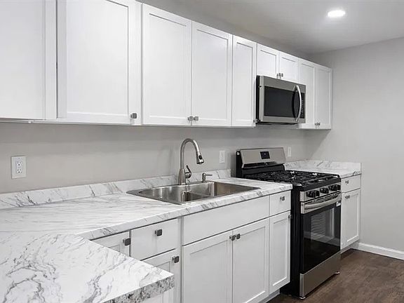 4th image of 117 Badger Ave