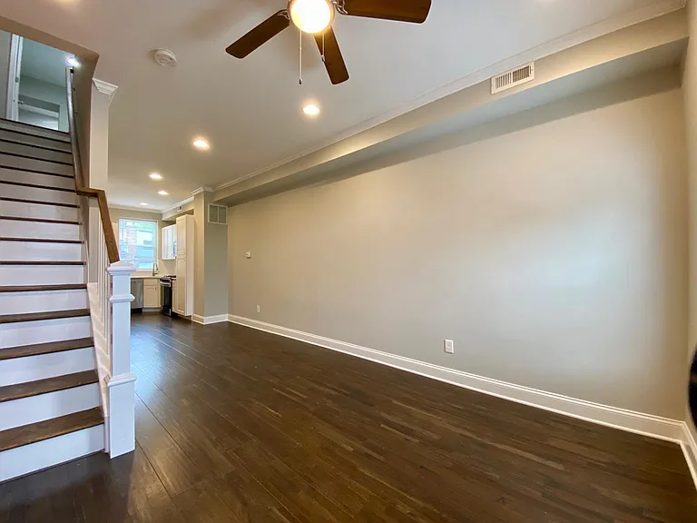 304 S Conkling St — Photo 2