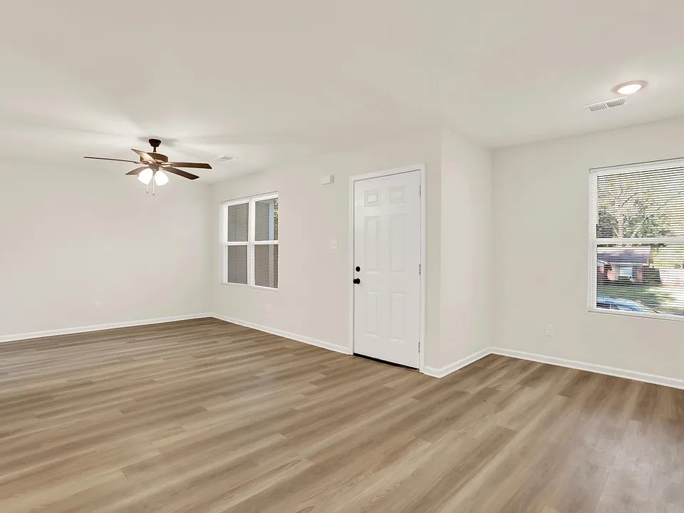 457 Fernhill Cv